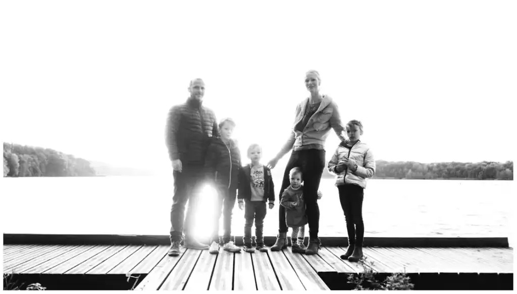Séance photos en famille autour d'un étang près de Lille