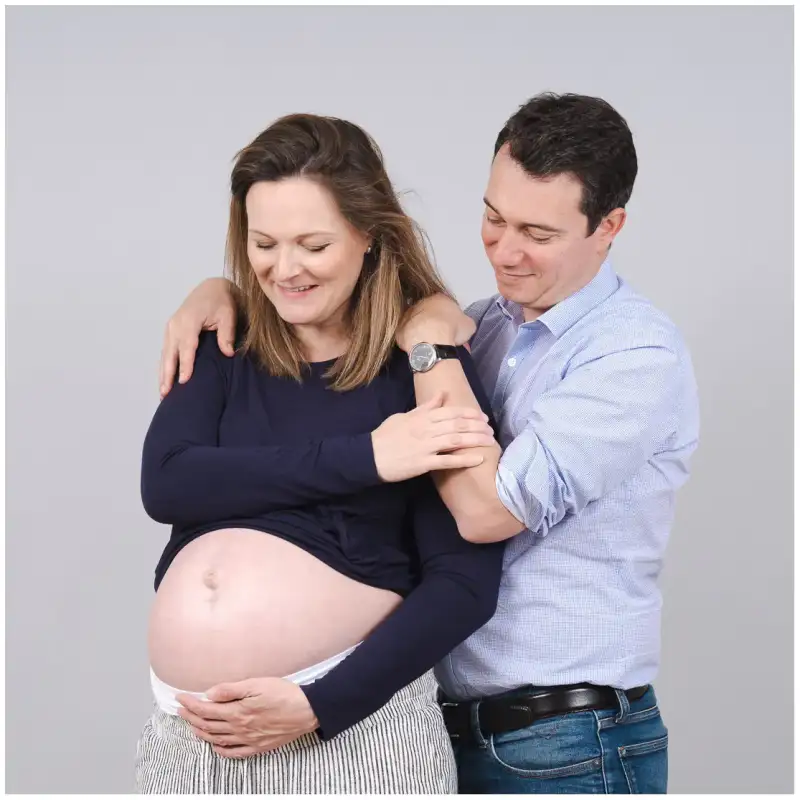 Séance photo grossesse en famille au studio près d'Orchies