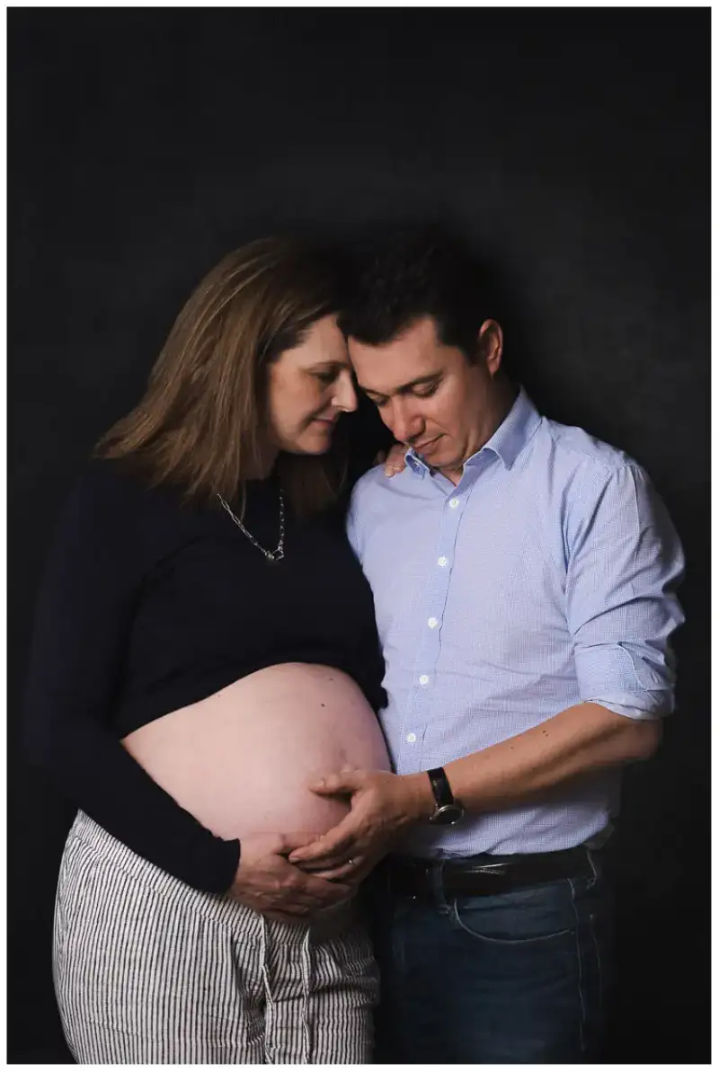 Séance photo grossesse en famille au studio près d'Orchies